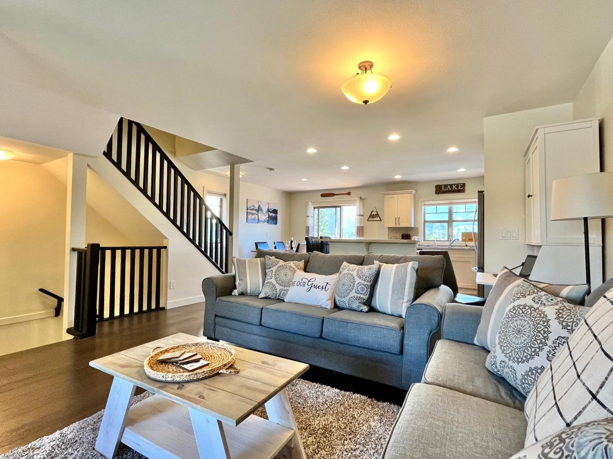 Perfect Base Invermere 3Bd Townhouse Mt Views With Garage Kültér fotó